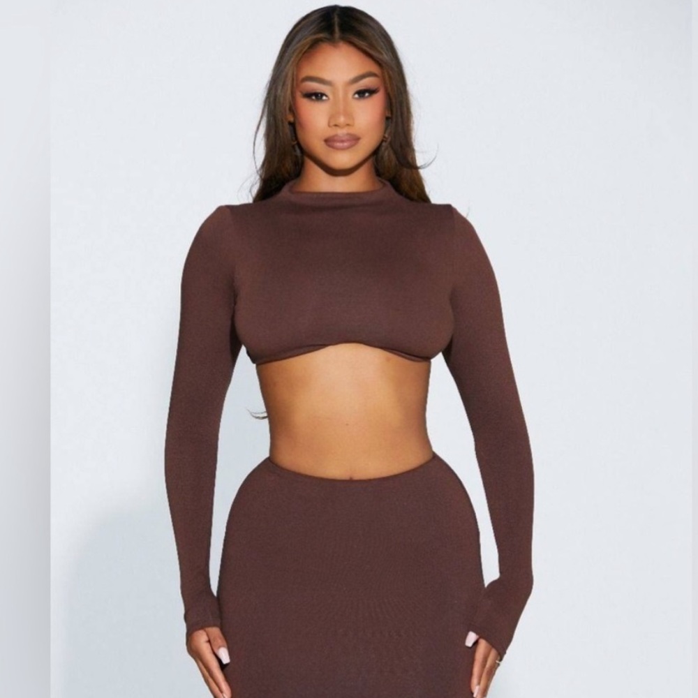 nakedwardrobe - Serve Curves Crop - Mauve Brown